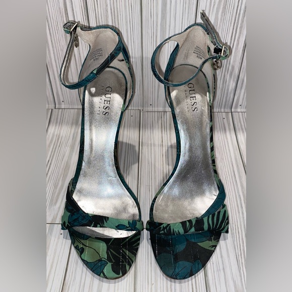 Guess By Marciano Tropical Jungle Leaf Floral Strap Stilettos Sandals Size 8.5 - Picture 2 of 12